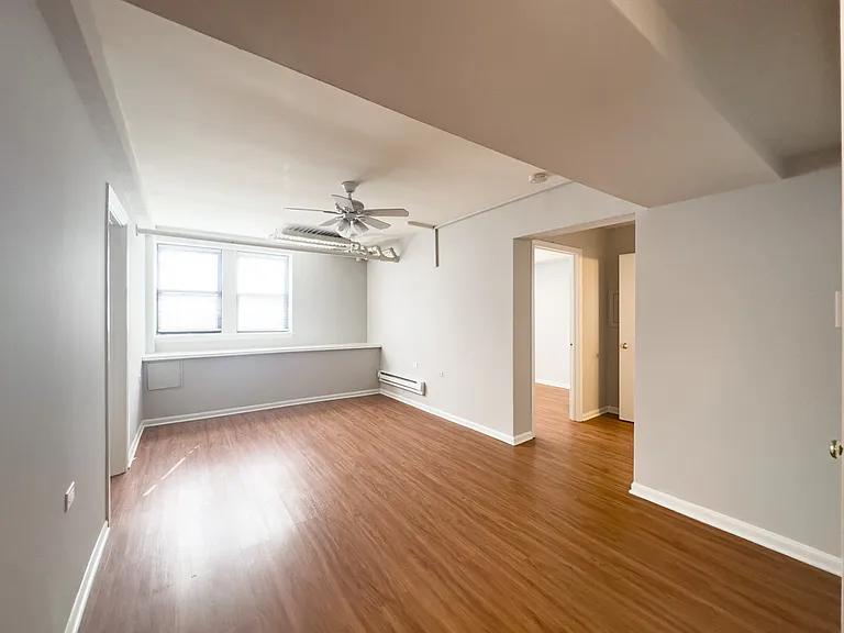 5748 N Winthrop Ave #100 — Photo 11