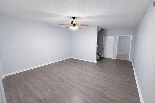 800 N San Jacinto St #102 Photo 1