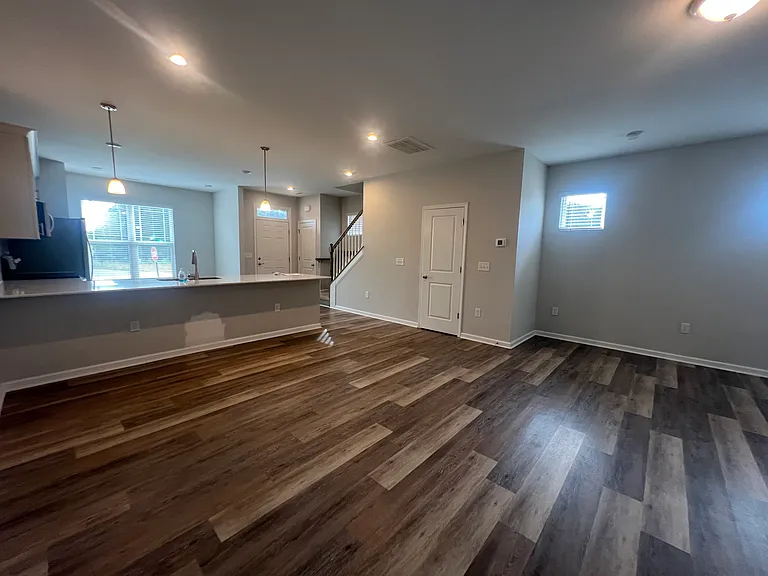 11 Blakely St — Photo 6