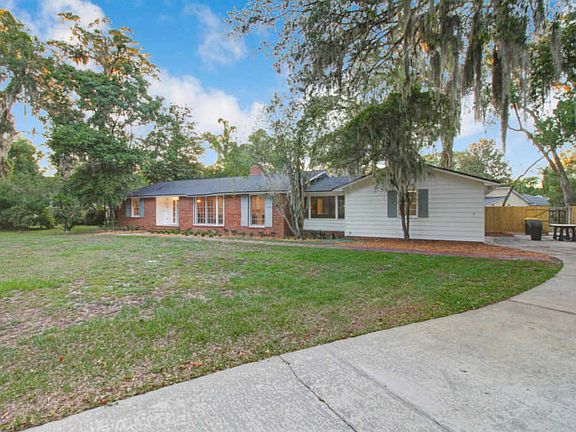 4th image of 4025 Field Brook Ln