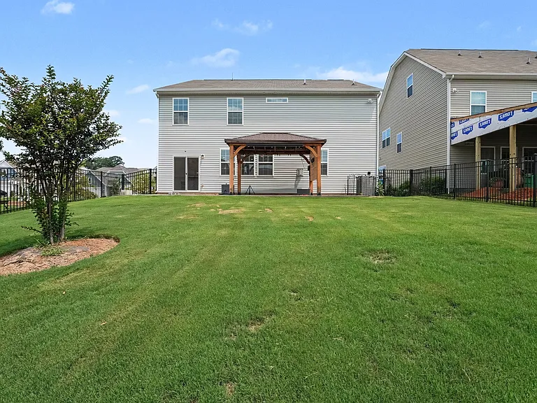 214 Kennerly Center Dr — Photo 24