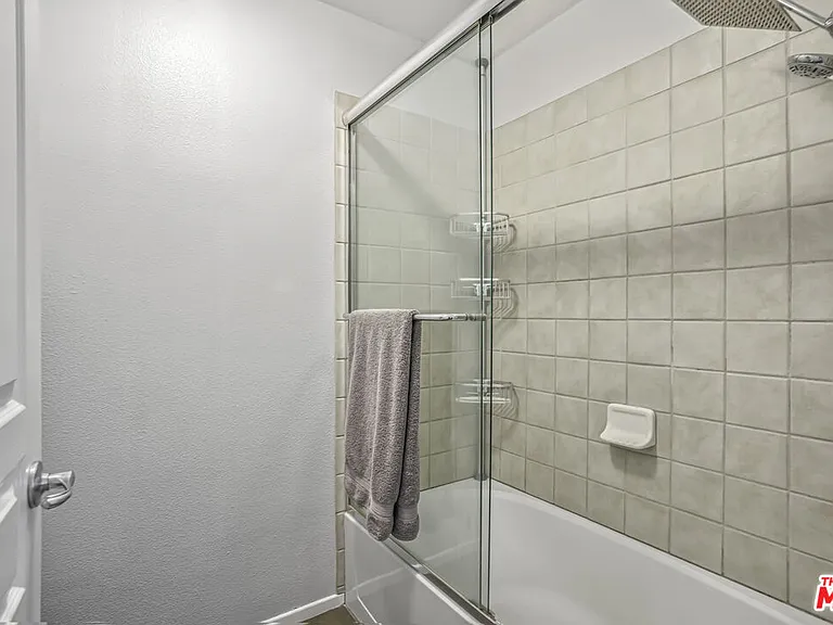 7320 Hawthorn Ave #315 — Photo 7