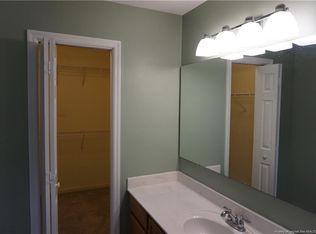 816 Foxcroft Dr, Fayetteville, NC 28311