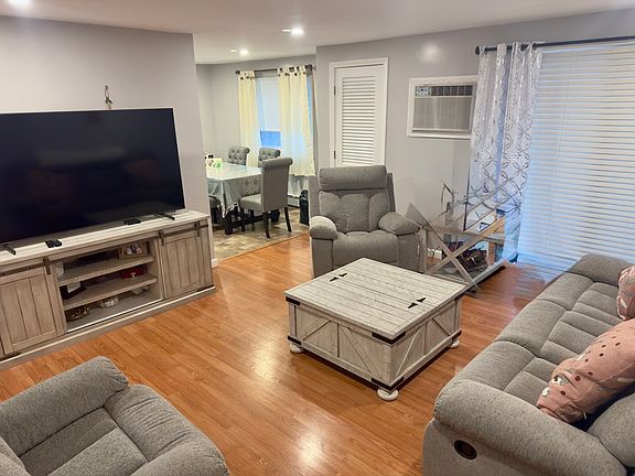 2nd image of 1400 Skyline Dr Unit 3