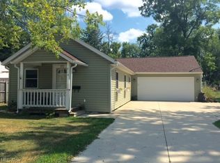 314 N Main St, Wellington, OH