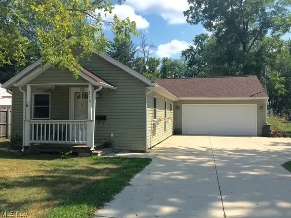 314 N Main St, Wellington, OH 44090