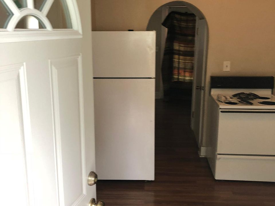 2nd image of 301 Hunter Ave