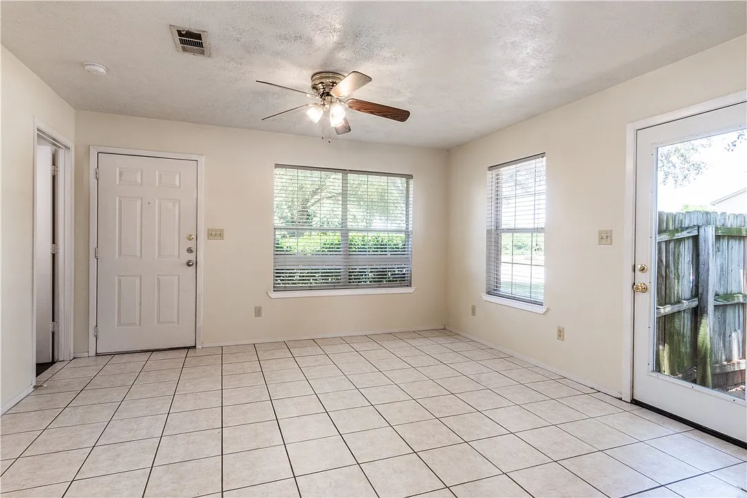 3 bed, 1147 sqft, $1,475 — Photo 4