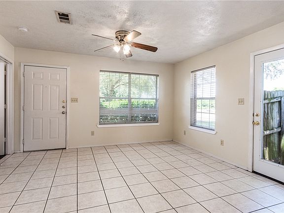 4th image of 3607 Mohawk St