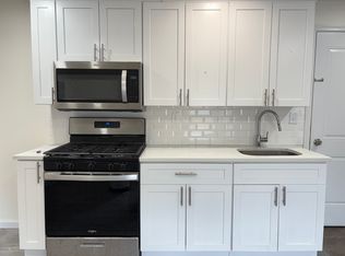 83 Oak St FLOOR 3, Jersey City, NJ 07304