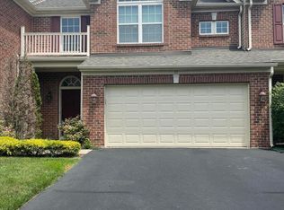 31 Oak Leaf Ln, Tinton Falls, NJ 07712