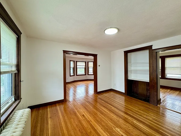 89-91 Thacher St #2 — Photo 12