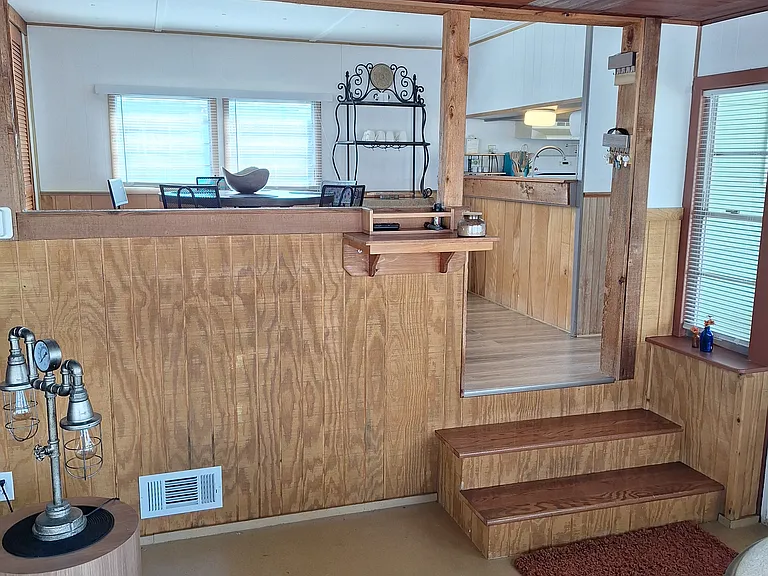 752 Driftwood Ln — Photo 7