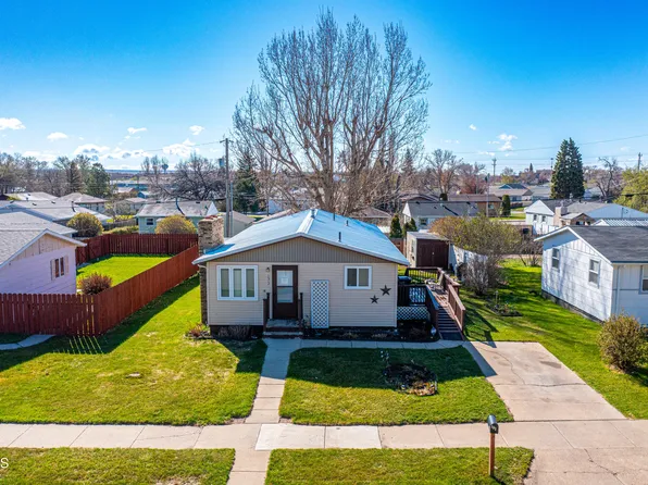 1912 9th Ave W, Williston, ND 58801