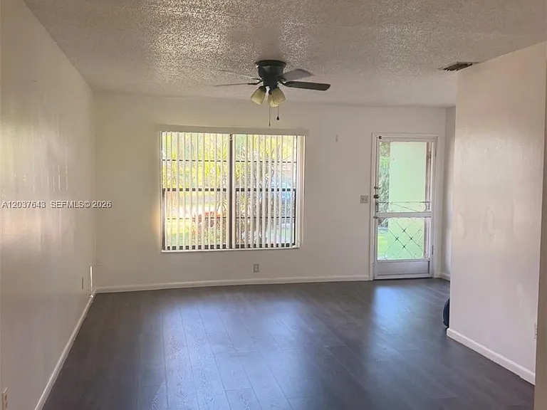 792 Lantern Tree Ln #792 — Photo 2
