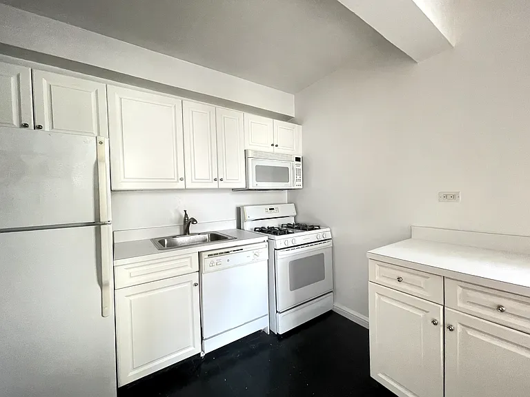 41 Park Ave #14E — Photo 5