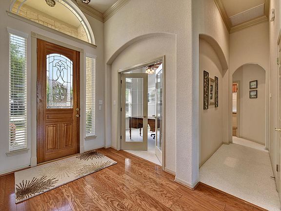 5th image of 1310 Hillridge Dr
