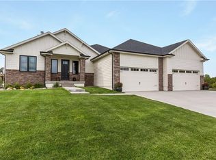 3678 NW 164th St, Clive, IA 50325