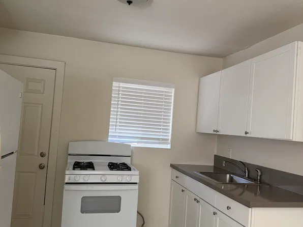 82339 Valencia Ave APT 5, Indio, CA 92201