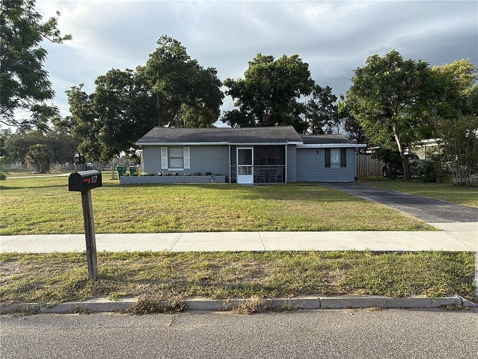 1st image of 107 W Golf Links Ave