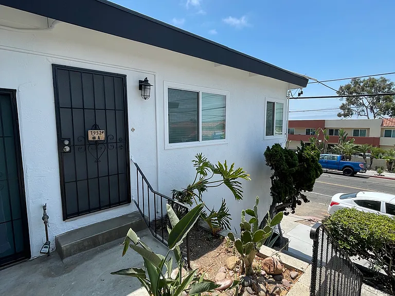 1952 San Diego Ave #A — Photo 8