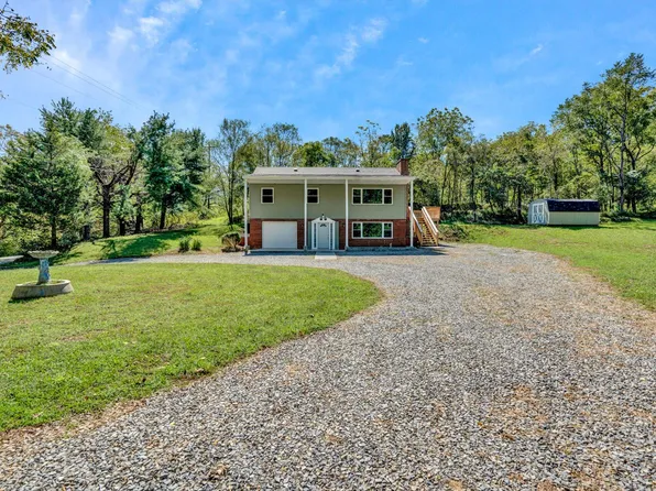 3972 Carson Rd, Roanoke, VA 24012