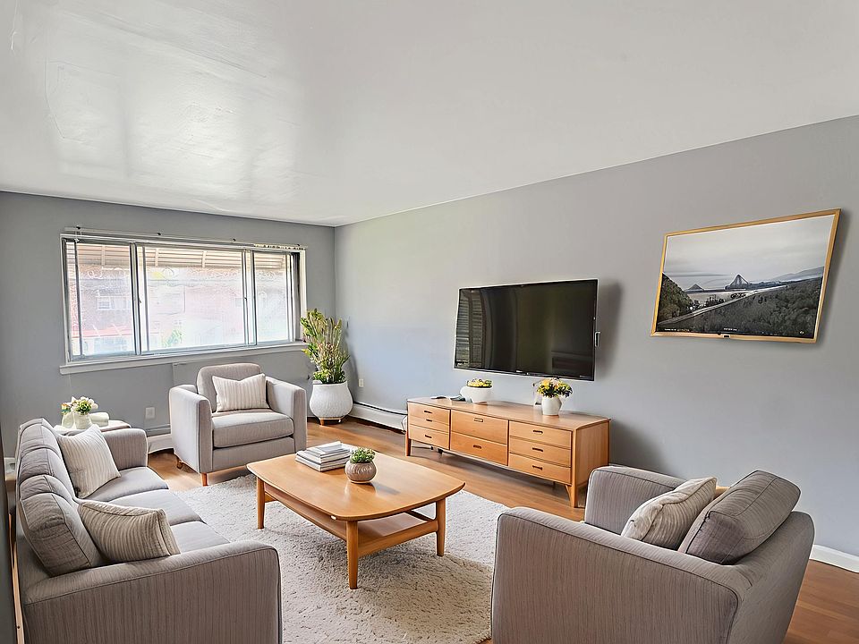 LIVING ROOM (STAGED)