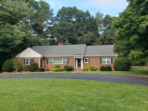3rd image of 212 Forest Hill Dr