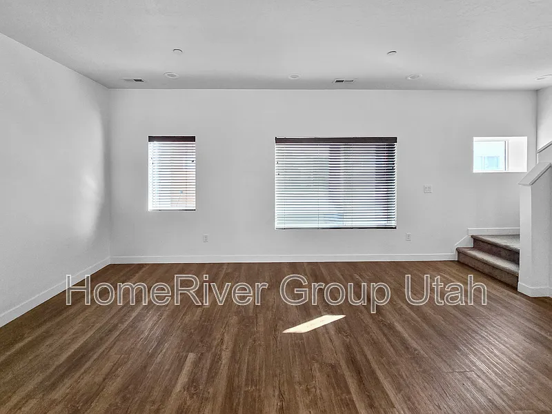 2 bed, 3.0 bath, 1300 sqft, $2,195 — Photo 3