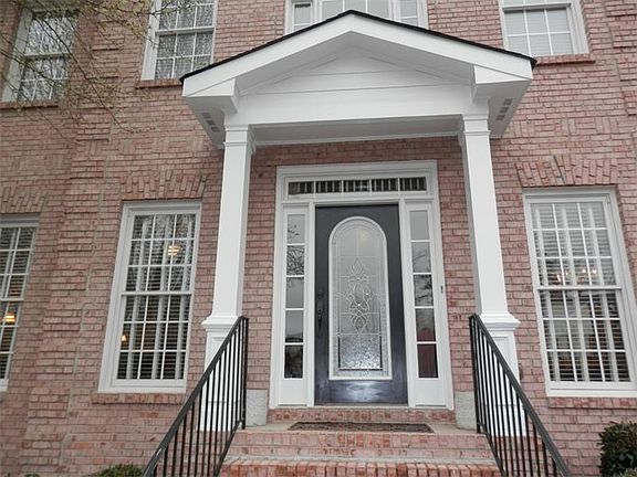2nd image of 3321 Westbury Ct SE