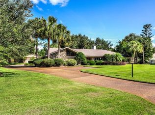 1965 Sussex Dr, Mount Dora, FL 32757