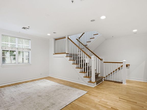 5th image of 349 E Mallory Circle