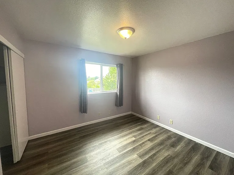 2613 Spring St — Photo 10