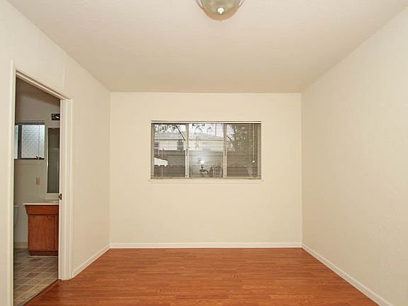 4th image of 524 Kendall Ave APT 04