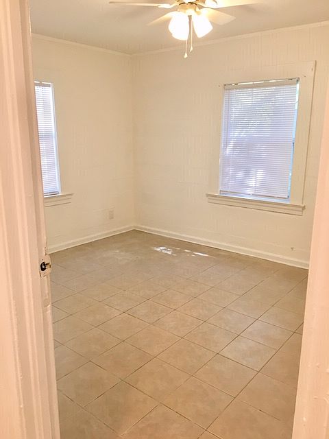 2nd image of 5481 Pennsylvania Ave #B