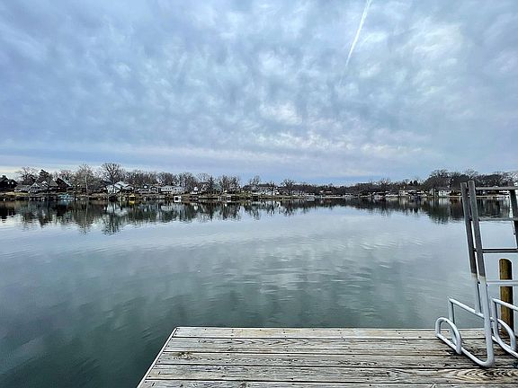 3rd image of 25 Dockside Dr