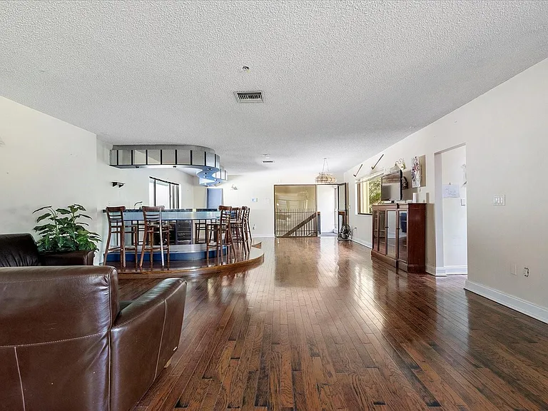 1240 SW 14th Ave — Photo 44