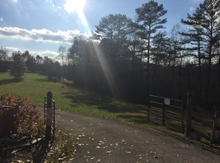 3967 Winding Blade Rd, East Bernstadt, KY 40729