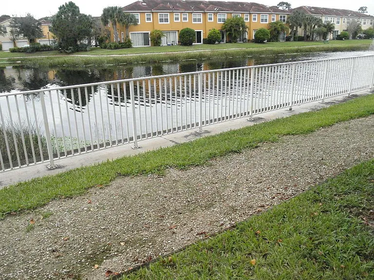1011 Pipers Cay Dr — Photo 11