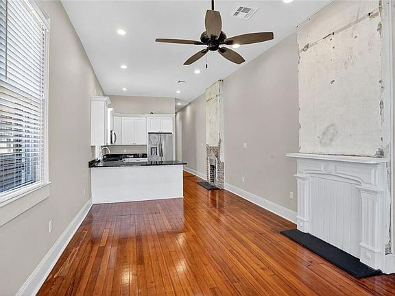 4th image of 725 Marengo St