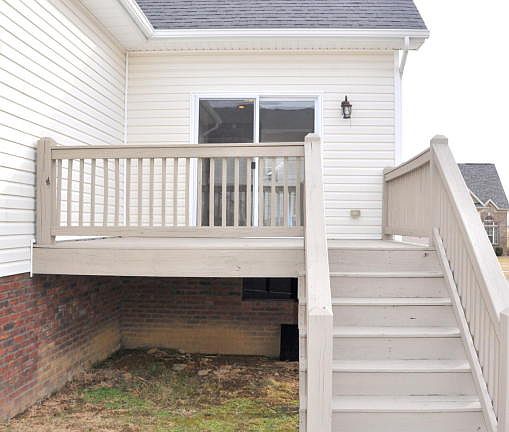 4th image of 261 Bridlewood Ave