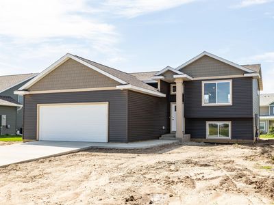 805 24th Ave NW, Austin, MN, 55912