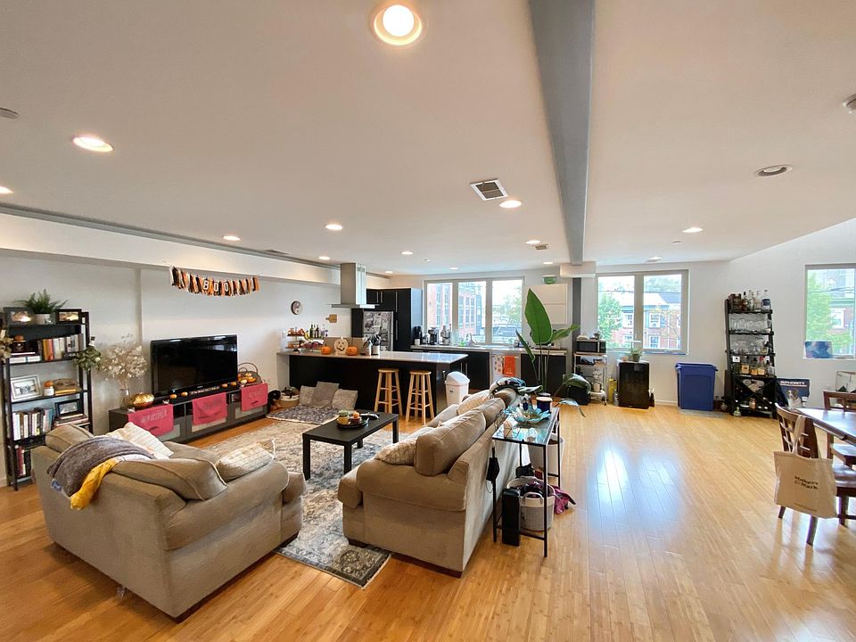 1st image of 534 E Girard Ave #4O
