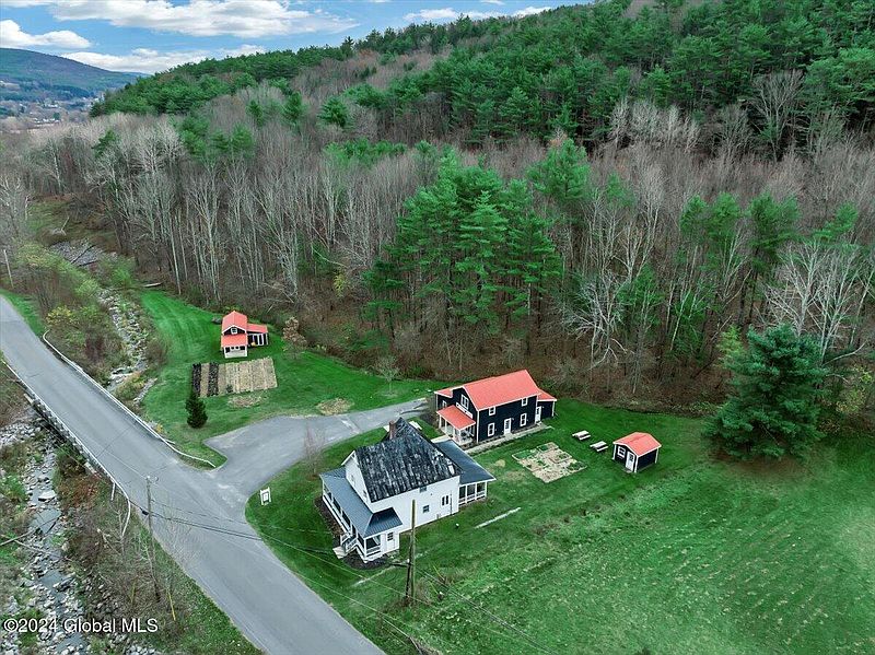 3rd image of 207 Mill Valley Road