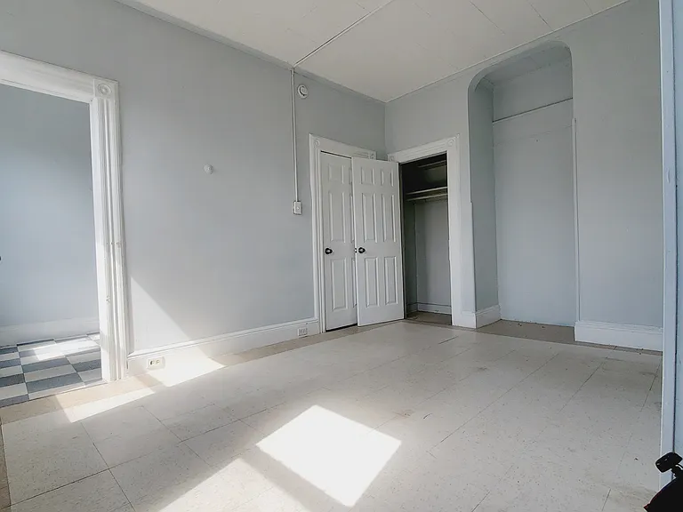 90 Brown Pl #SF — Photo 6