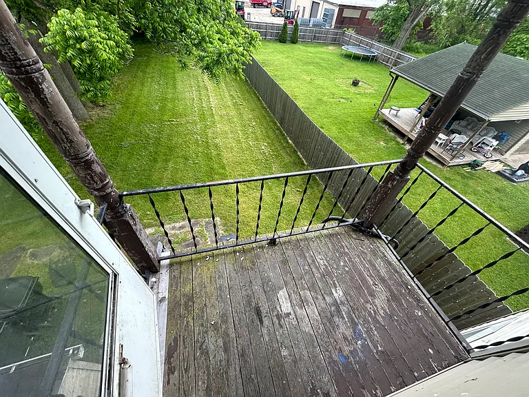 843 Bond St #UP — Photo 12