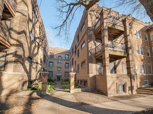 Ivy Greens, Chicago, IL 60615