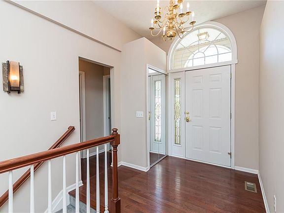 3rd image of 10477 Penton Ct