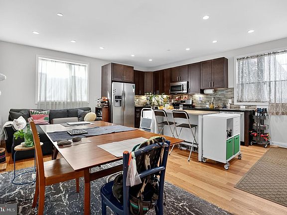 3rd image of 2555 Carpenter St APT C