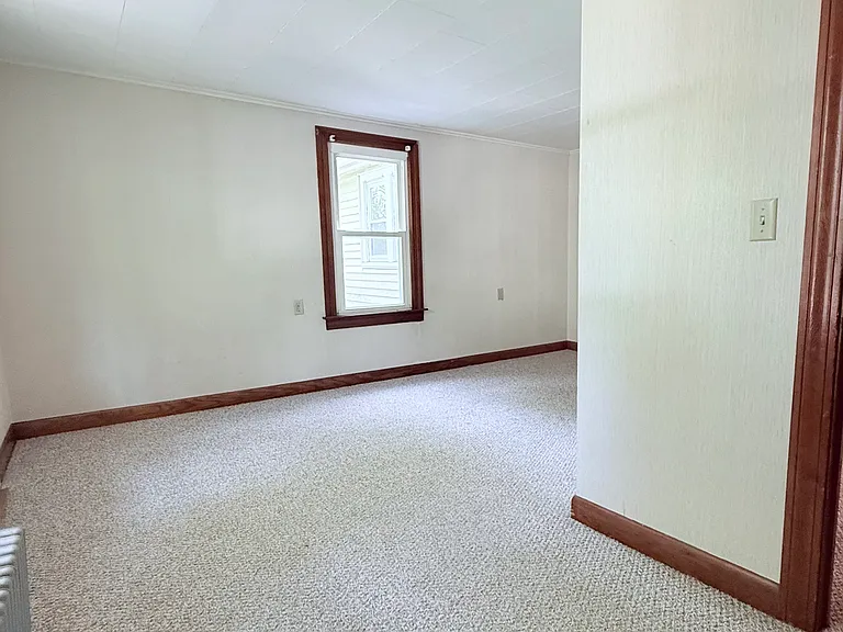 15 Garfield Ave — Photo 4